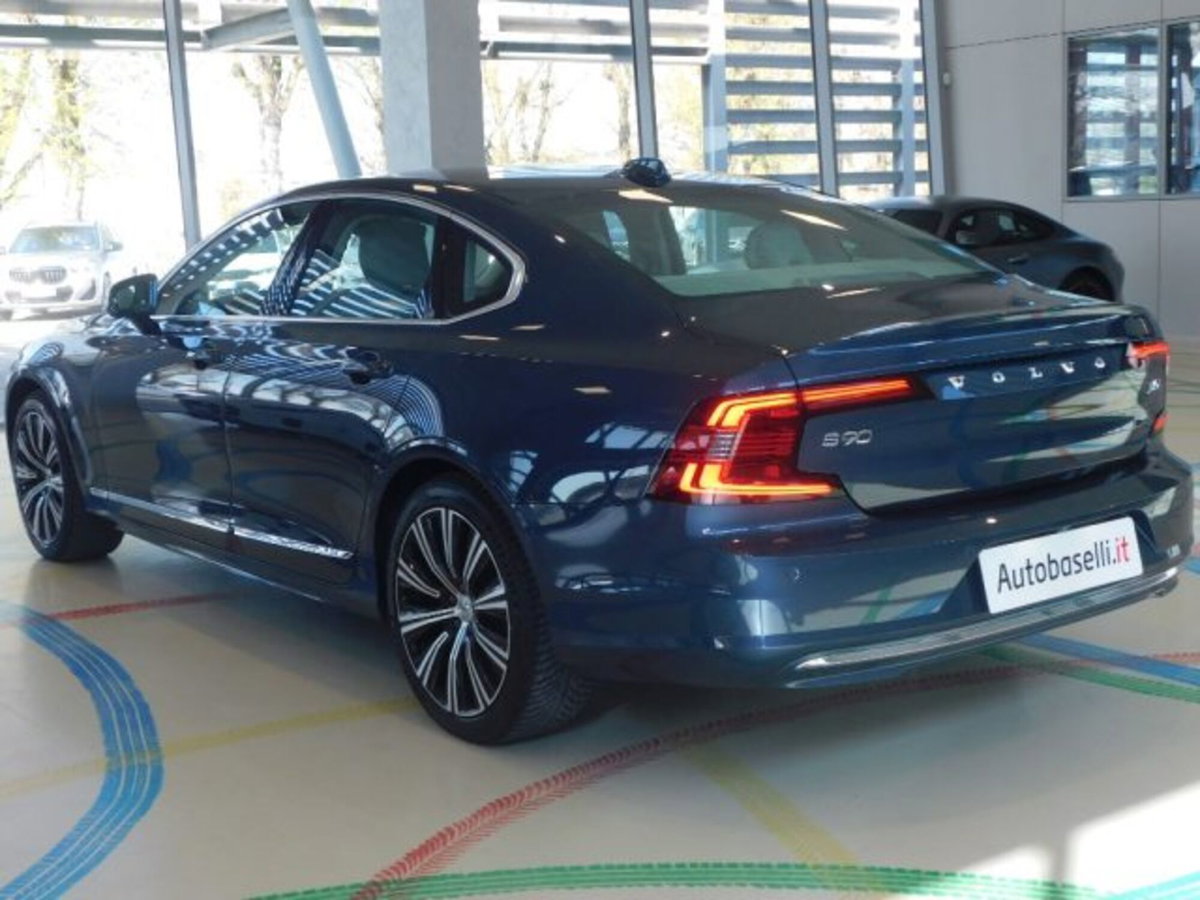 Volvo S90 B5 (d) AWD automatico Plus Dark (4)