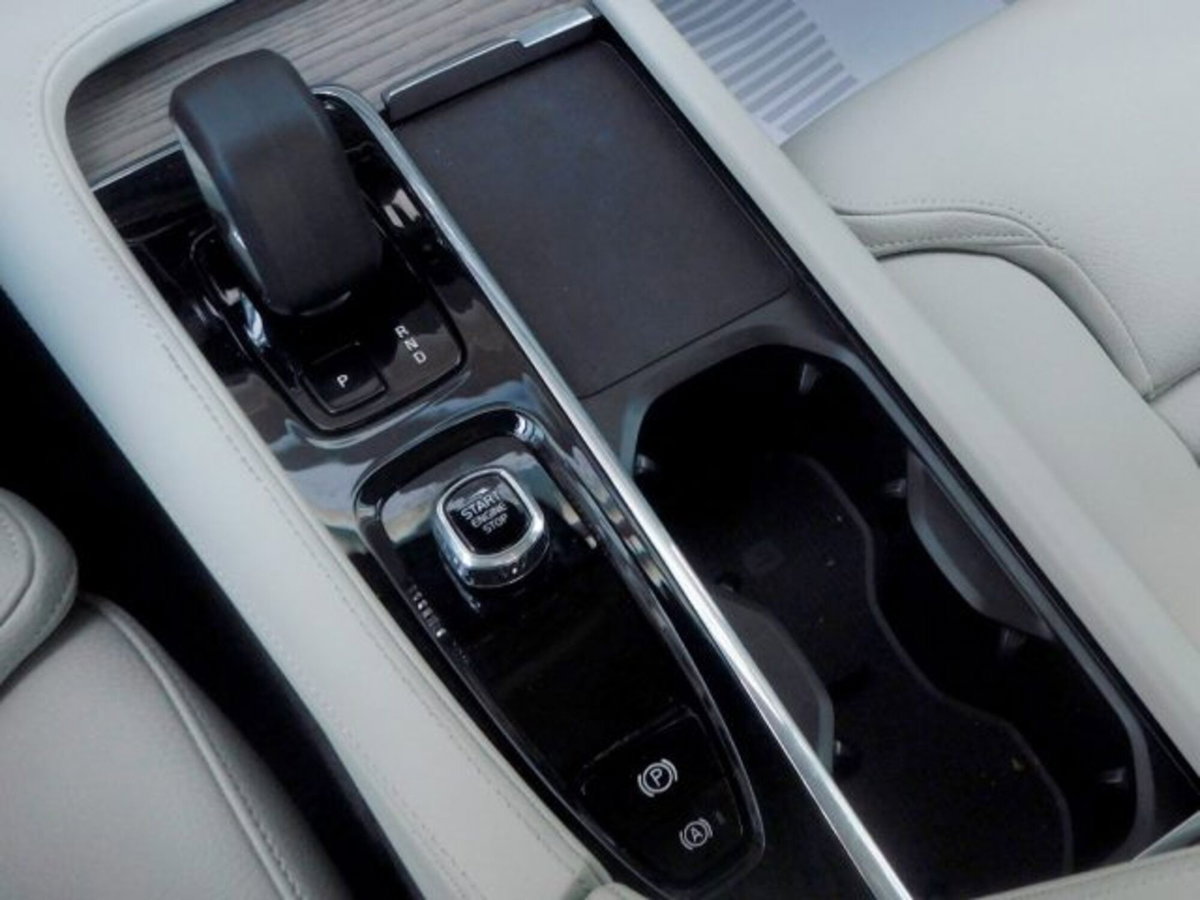 Volvo S90 B5 (d) AWD automatico Plus Dark (8)
