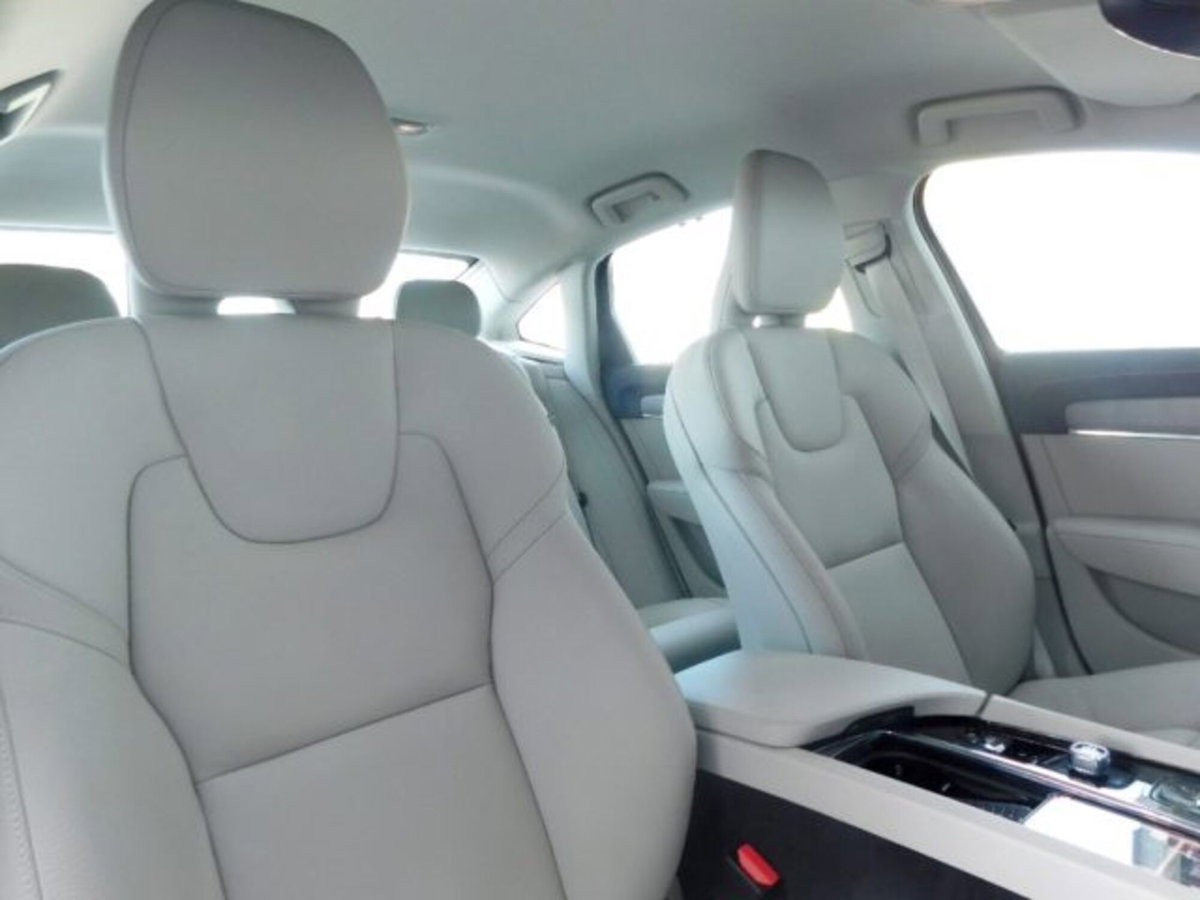 Volvo S90 B5 (d) AWD automatico Plus Dark (9)