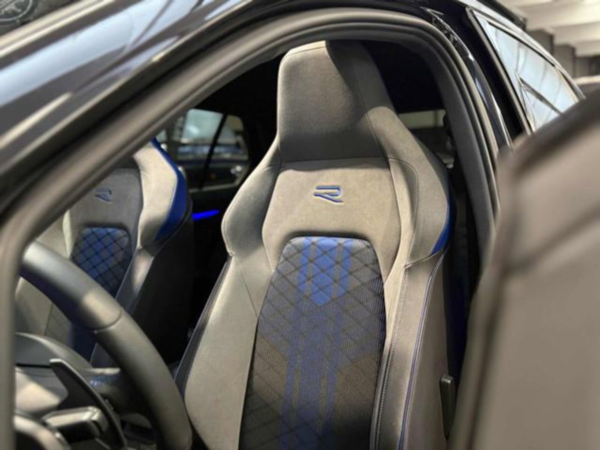 Volkswagen Golf 2.0 TSI R DSG 4Motion (11)