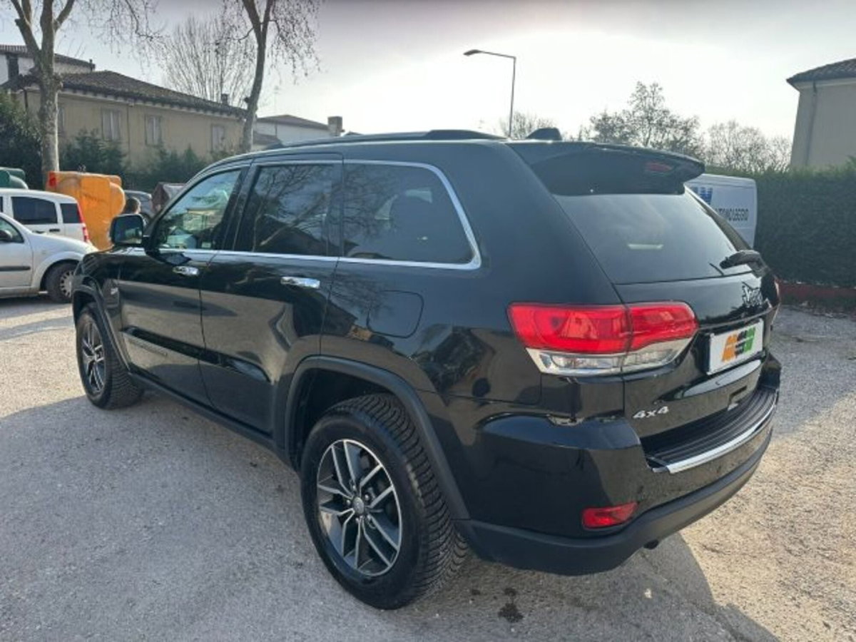 Jeep Grand Cherokee 3.0 V6 CRD 250 CV Multijet II Limited (13)