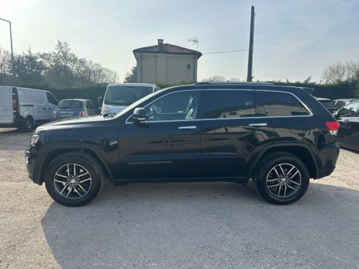 Jeep Grand Cherokee 3.0 V6 CRD 250 CV Multijet II Limited (2)