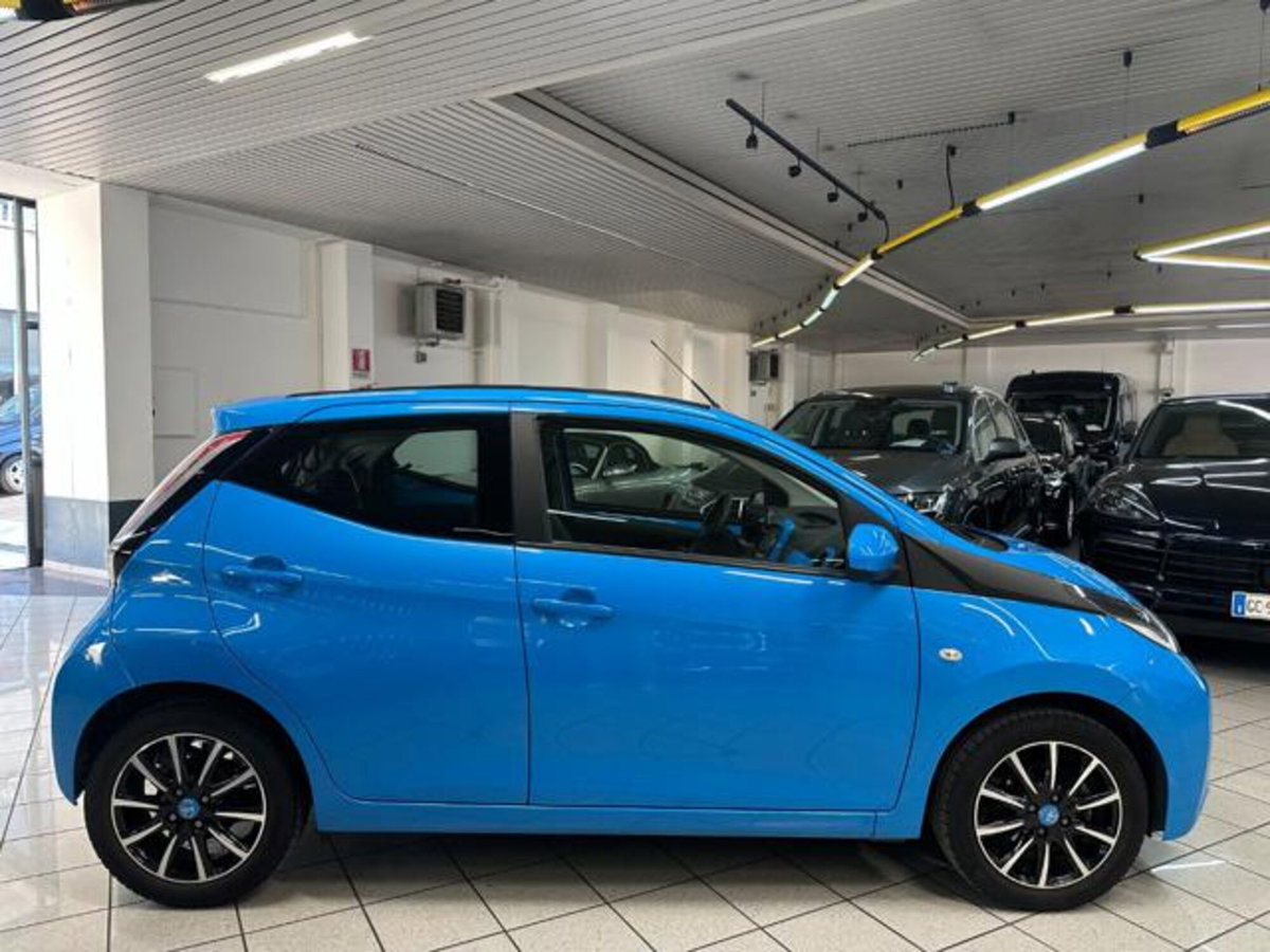 Toyota Aygo Connect 1.0 VVT-i 72 CV 5 porte x-you MMT (5)