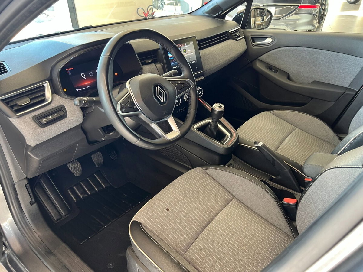 Renault Clio TCe 90 CV 5 porte Techno (9)