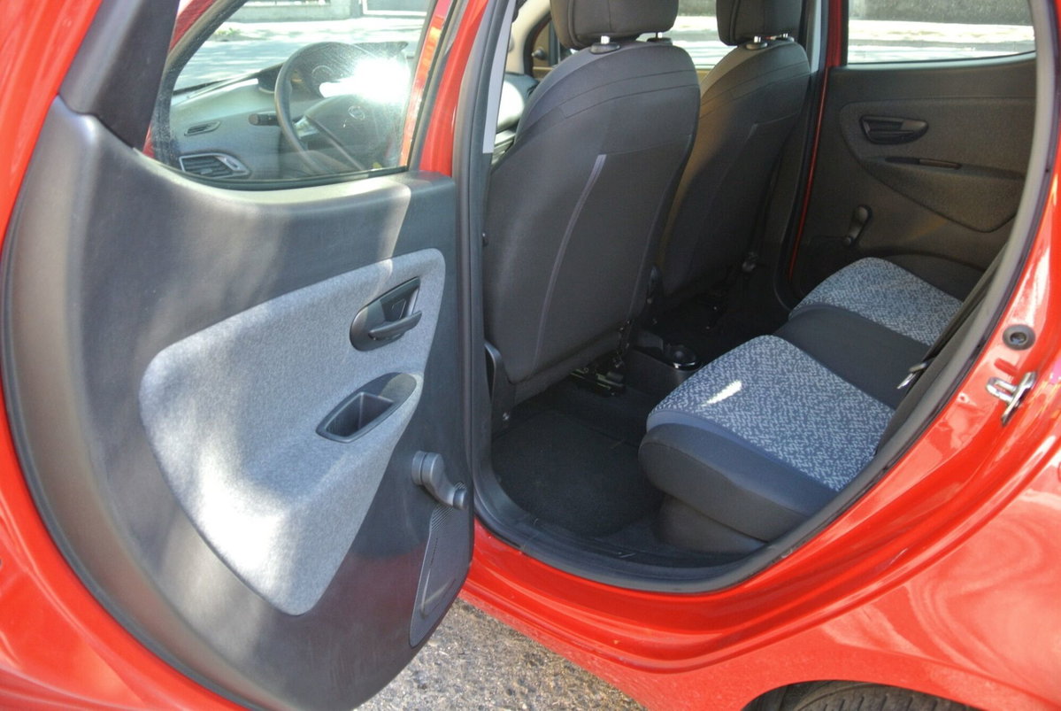 Lancia Ypsilon 1.2 69 CV 5 porte Elefantino Blu (15)
