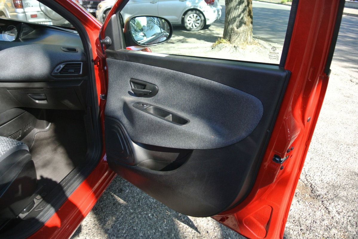Lancia Ypsilon 1.2 69 CV 5 porte Elefantino Blu (18)