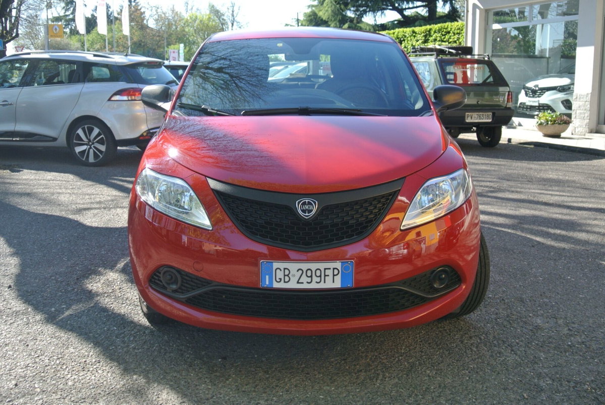 Lancia Ypsilon 1.2 69 CV 5 porte Elefantino Blu (2)
