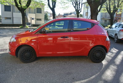 Lancia Ypsilon 1.2 69 CV 5 porte Elefantino Blu (4)