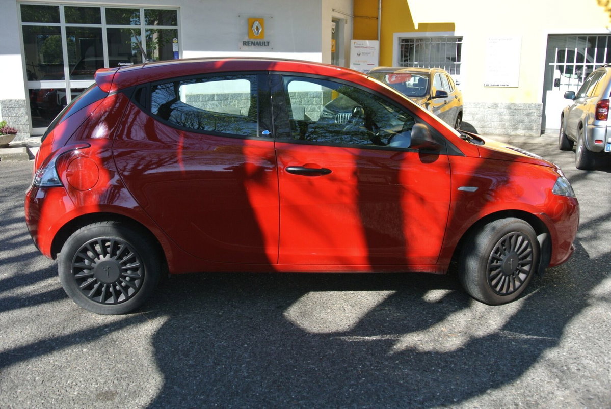 Lancia Ypsilon 1.2 69 CV 5 porte Elefantino Blu (8)