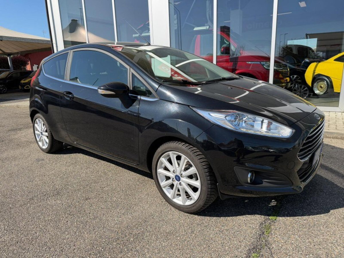 Ford Fiesta 1.0 EcoBoost 100CV 3 porte Titanium (2)