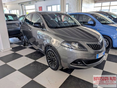 Lancia Ypsilon 1.0 FireFly 5 porte S&S Hybrid Gold Plus usata