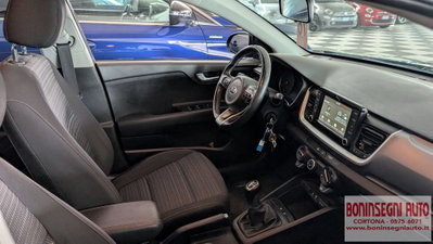 Kia Stonic 1.6 CRDi 110 CV Urban (8)