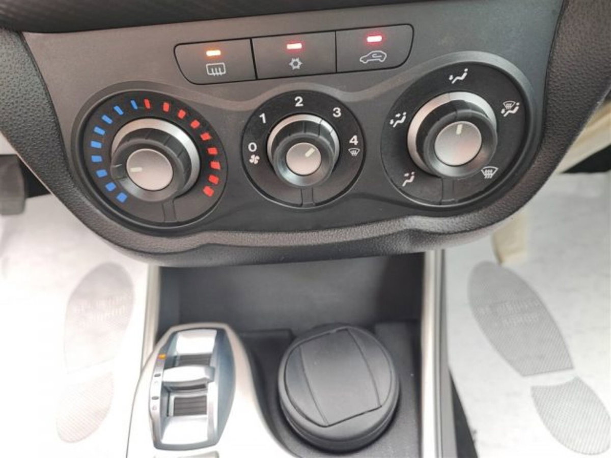 Alfa Romeo MiTo 1.4 T GPL Super (12)
