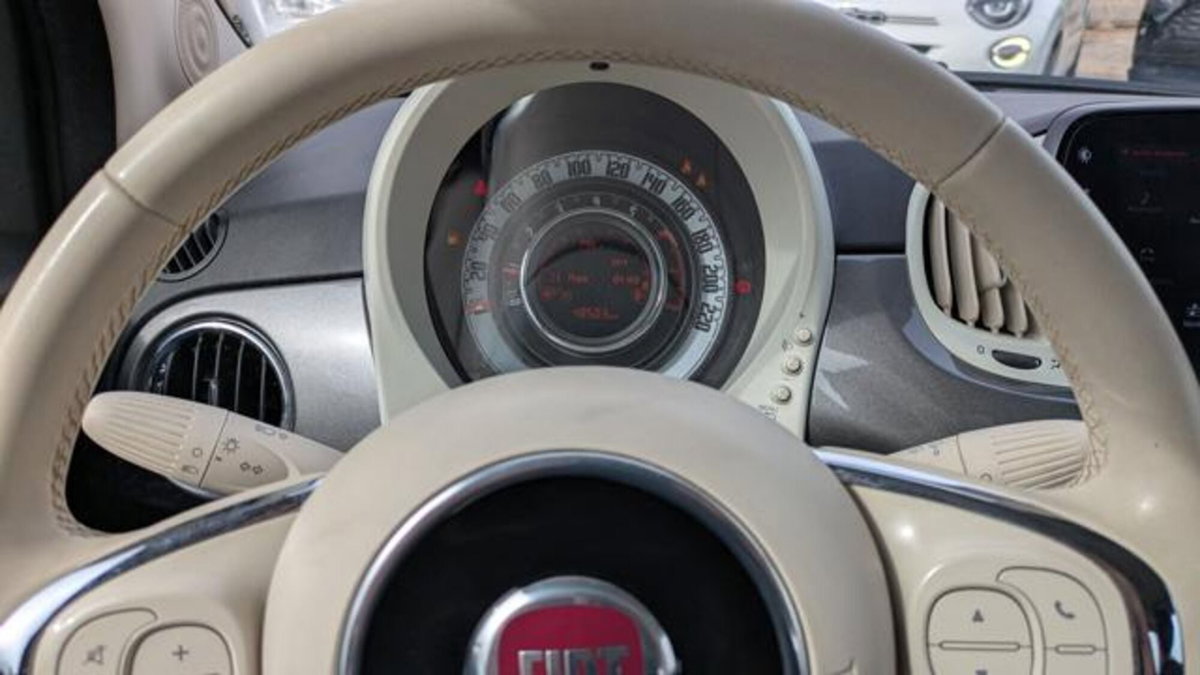 Fiat 500 1.0 Hybrid Red (8)