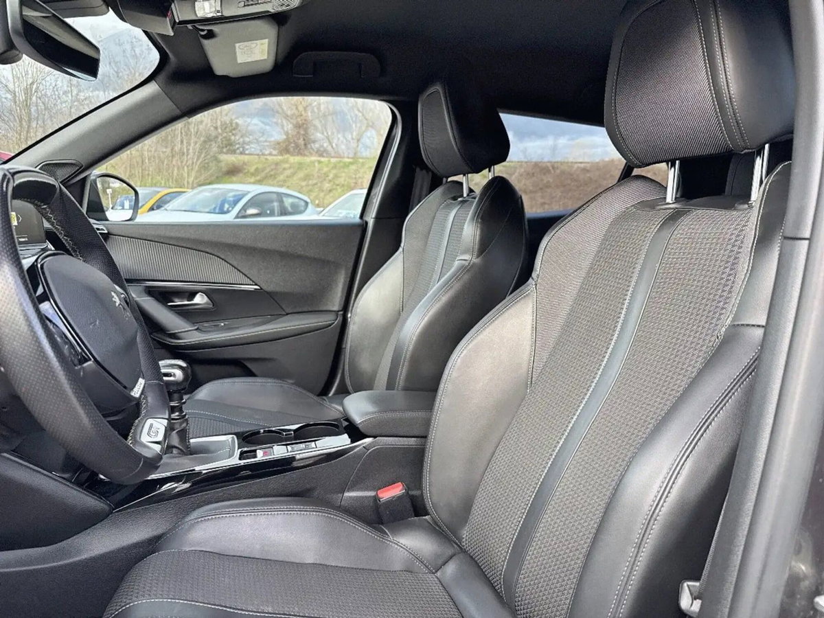 Peugeot 2008 BlueHDi 110 S&S GT (15)