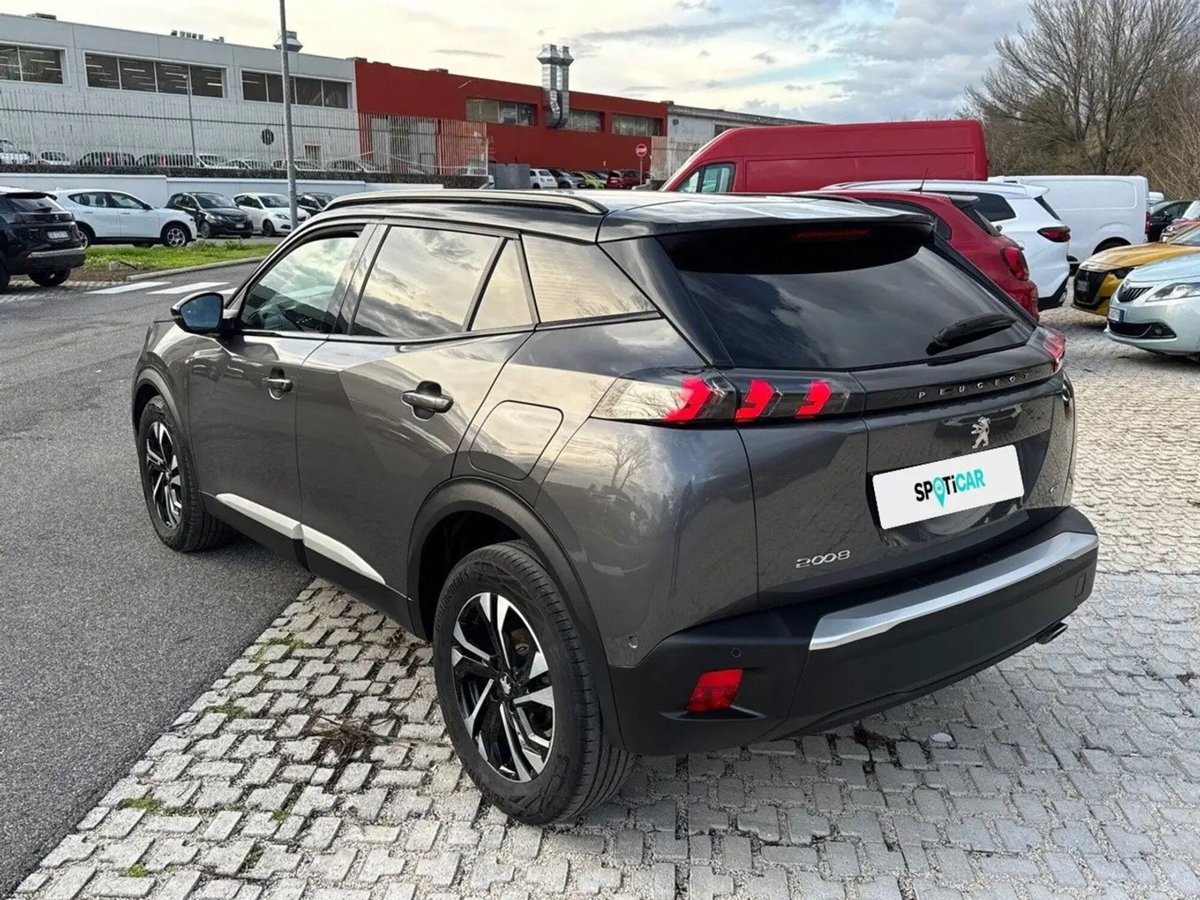 Peugeot 2008 BlueHDi 110 S&S GT (3)