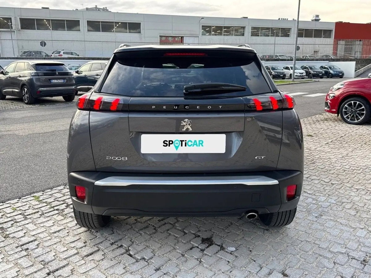 Peugeot 2008 BlueHDi 110 S&S GT (6)
