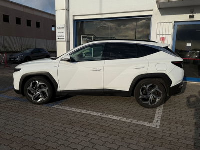 Hyundai Tucson 1.6 hev Exellence 4wd auto (2)