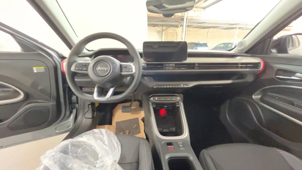 Jeep Avenger 1.2 turbo Summit fwd 100cv (11)
