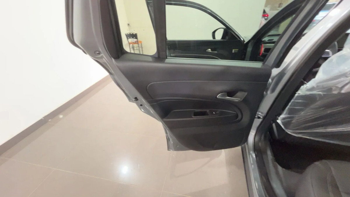 Jeep Avenger 1.2 turbo Summit fwd 100cv (17)