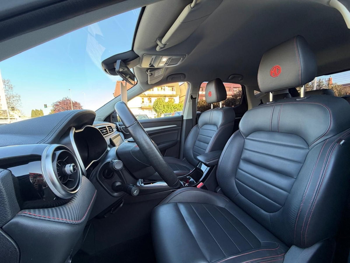 Mg ZS ZS 1.0 Luxury (14)