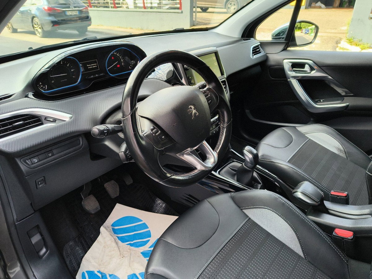 Peugeot 2008 Turbo 110 EAT6 S&S Black Matt (10)