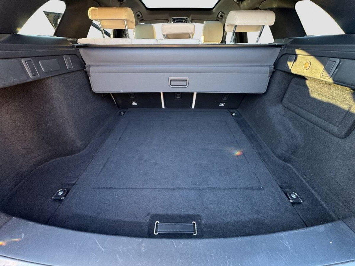 Land Rover Range Rover Velar 2.0D I4 240 CV (17)