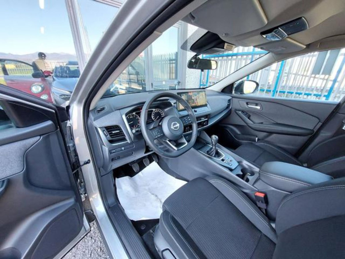 Nissan Qashqai 1.3 mhev Acenta 2wd 140cv (7)