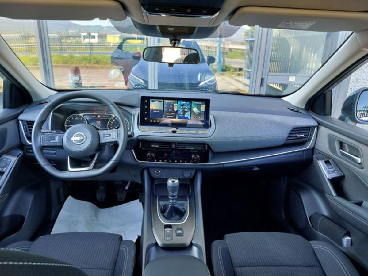 Nissan Qashqai 1.3 mhev Acenta 2wd 140cv (9)