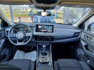 Nissan Qashqai 1.3 mhev Acenta 2wd 140cv (9)