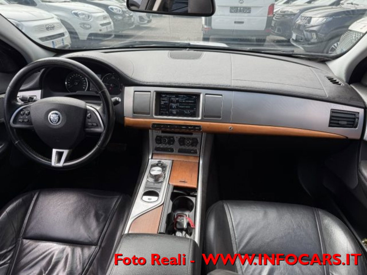 Jaguar XF Sportbrake 2.2 D 200 CV Portfolio (11)