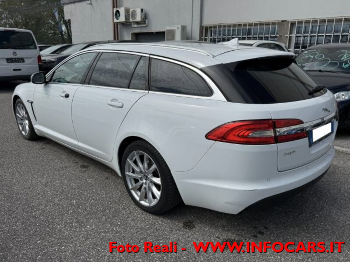 Jaguar XF Sportbrake 2.2 D 200 CV Portfolio (2)