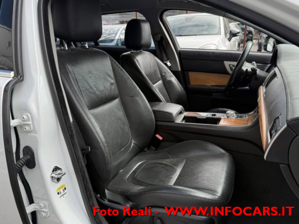 Jaguar XF Sportbrake 2.2 D 200 CV Portfolio (6)