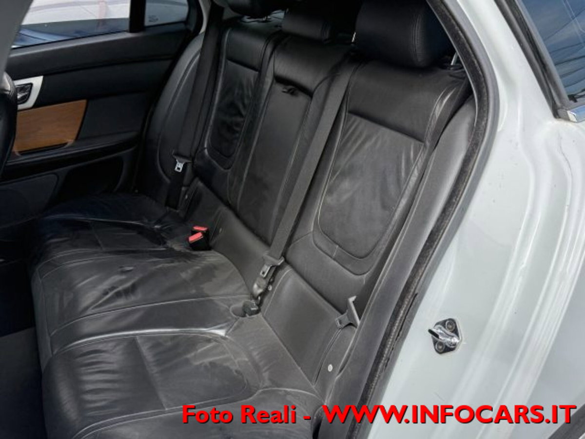 Jaguar XF Sportbrake 2.2 D 200 CV Portfolio (7)