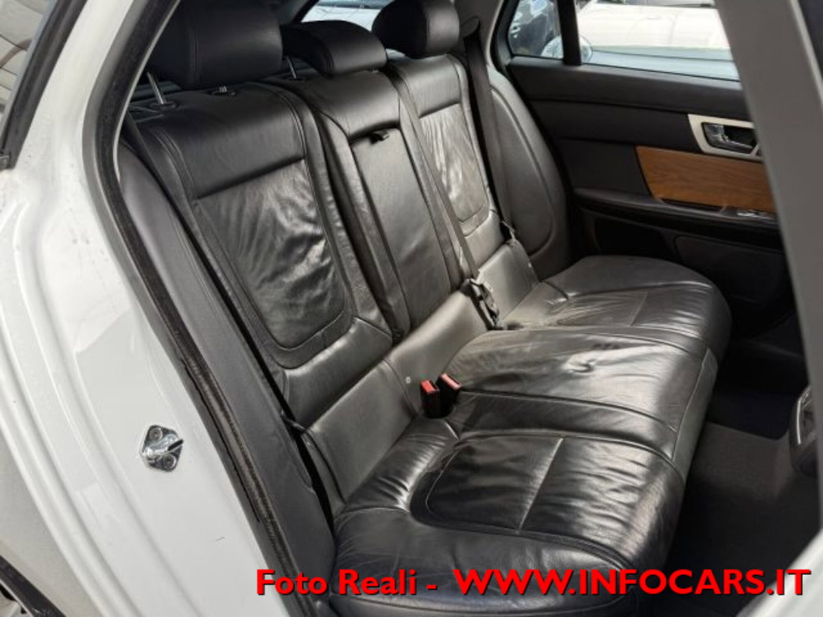 Jaguar XF Sportbrake 2.2 D 200 CV Portfolio (8)