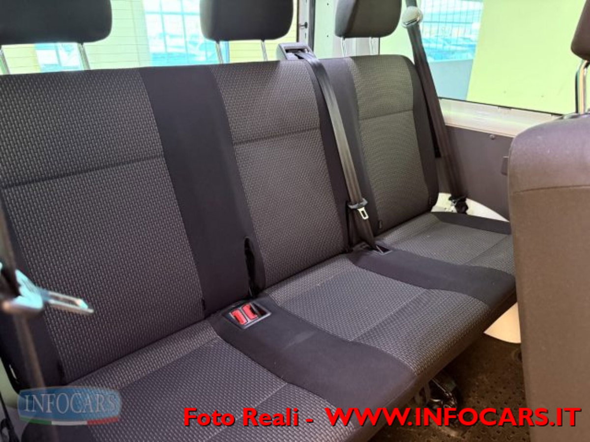 Volkswagen Veicoli Commerciali T6.1 Transporter 32 2.0 tdi 110cv kombi Business p.l. (8)