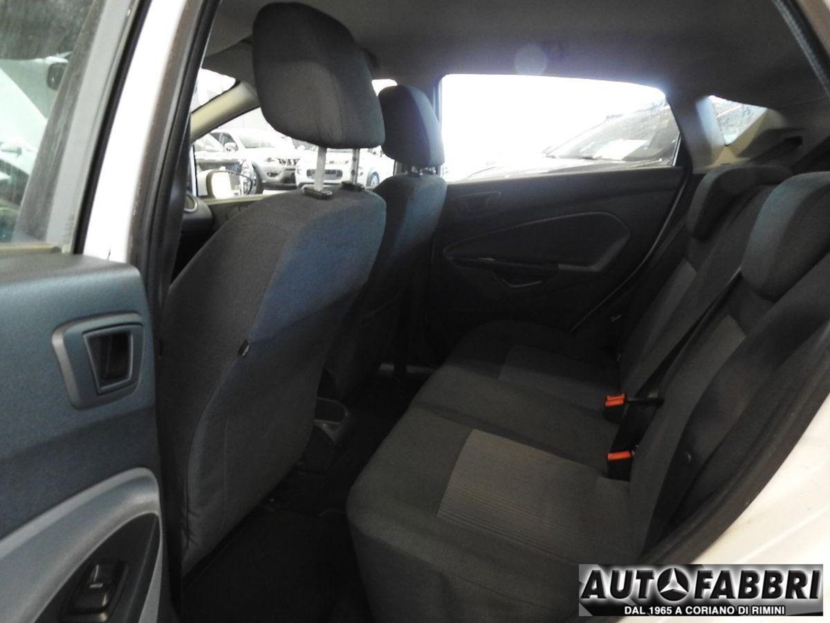 Ford Fiesta 1.4 TDCi 5p. Ambiente (14)