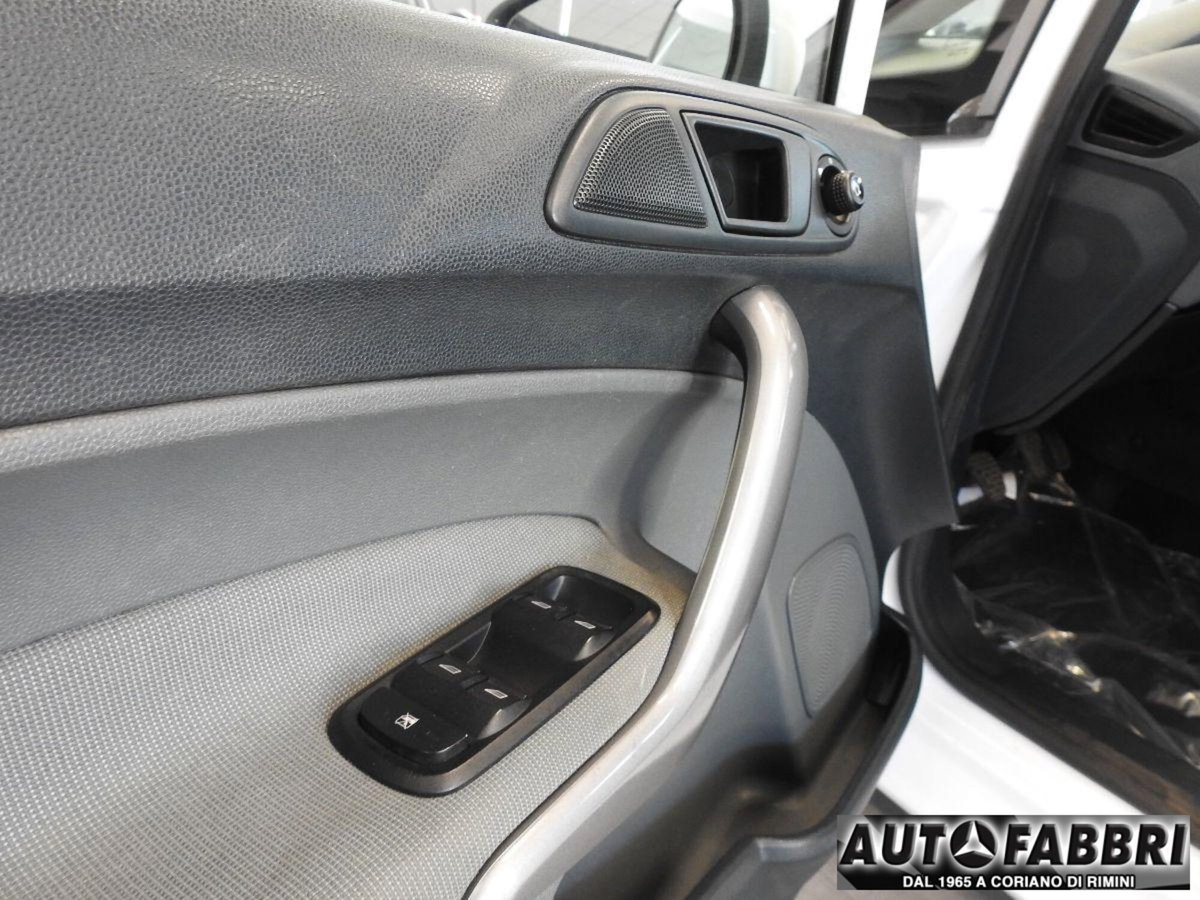 Ford Fiesta 1.4 TDCi 5p. Ambiente (15)