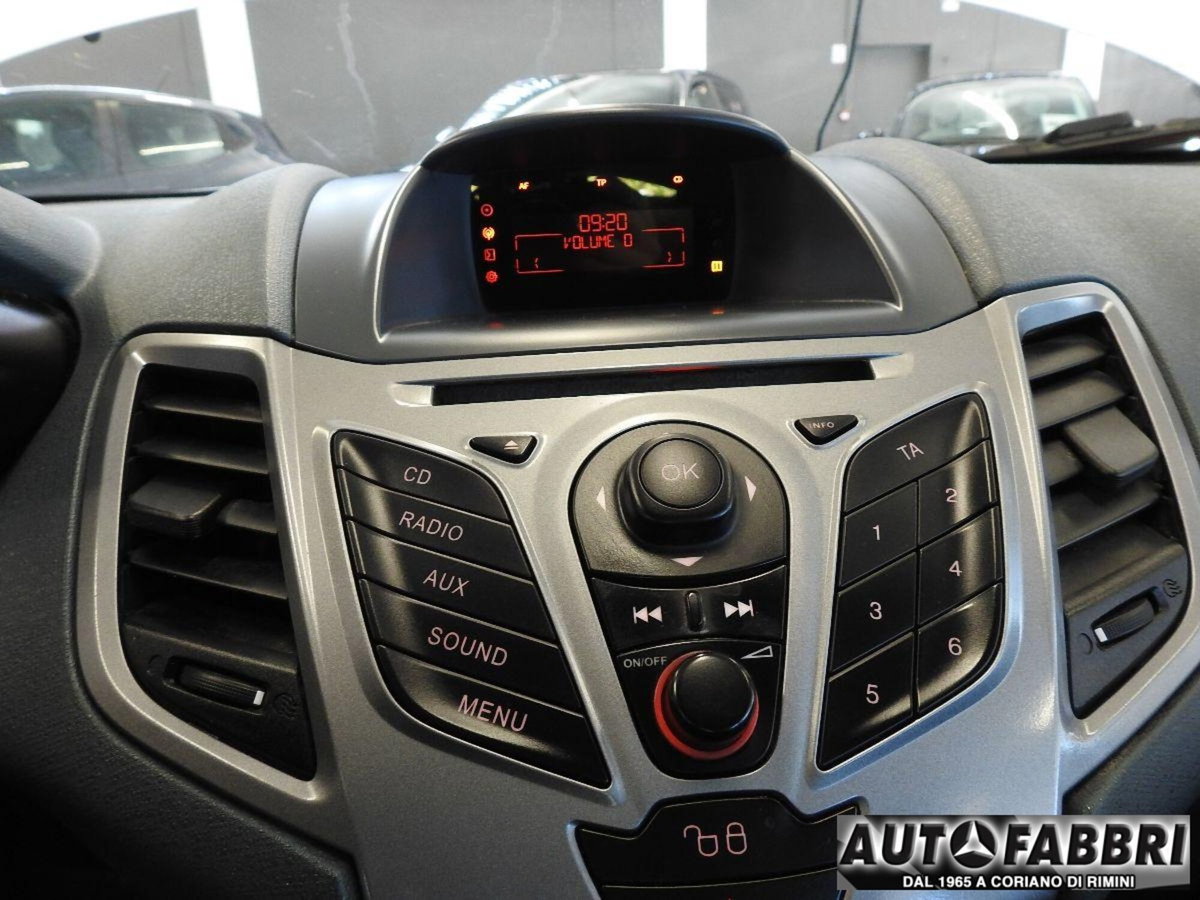 Ford Fiesta 1.4 TDCi 5p. Ambiente (18)