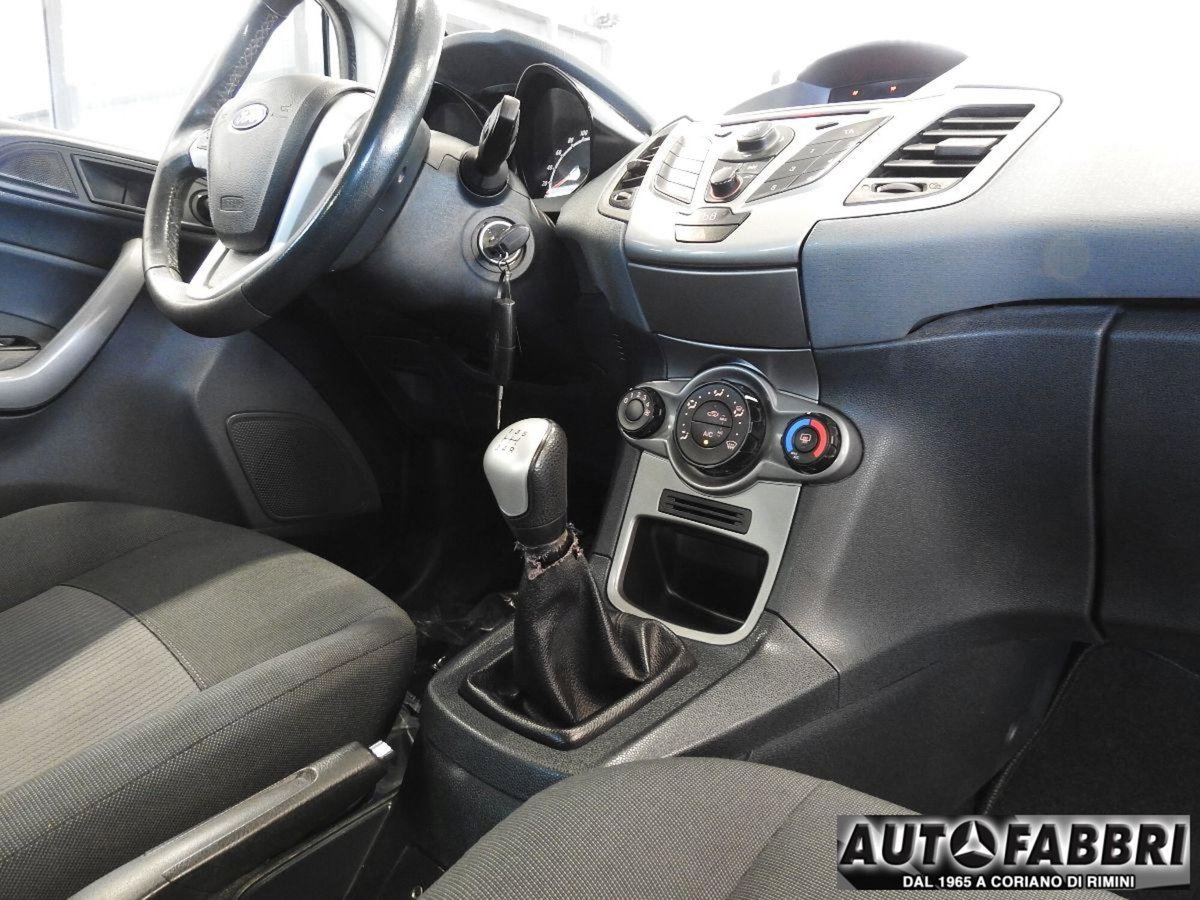 Ford Fiesta 1.4 TDCi 5p. Ambiente (8)
