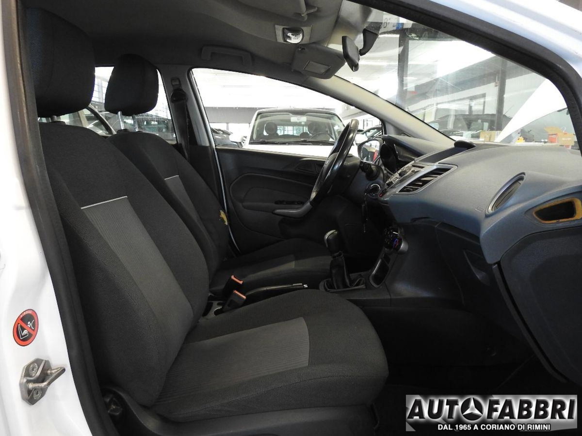 Ford Fiesta 1.4 TDCi 5p. Ambiente (9)