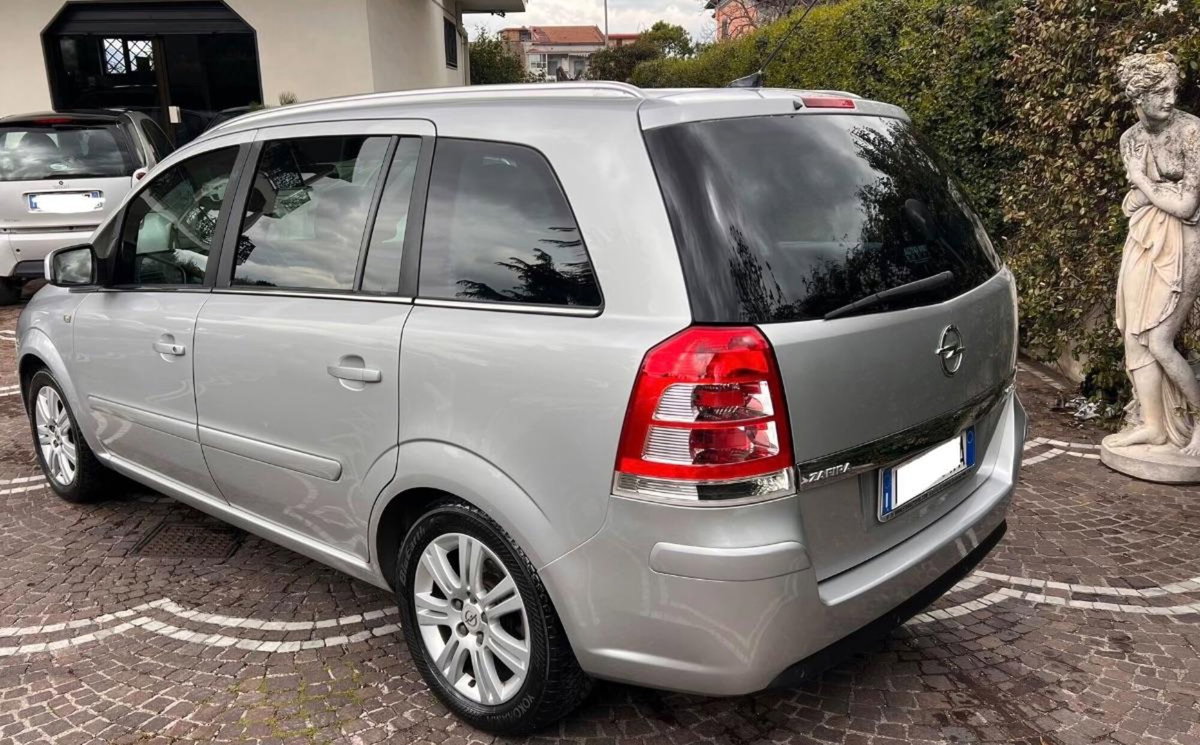 Opel Zafira 1.7 CDTI 125CV Cosmo (2)