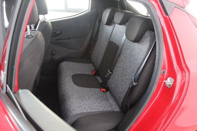 Lancia Ypsilon 1.2 69 CV 5 porte GPL Ecochic Alberta Ferretti (11)