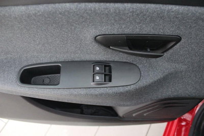 Lancia Ypsilon 1.2 69 CV 5 porte GPL Ecochic Alberta Ferretti (14)
