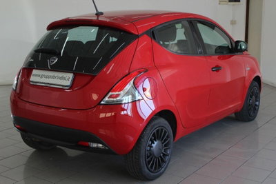 Lancia Ypsilon 1.2 69 CV 5 porte GPL Ecochic Alberta Ferretti (4)