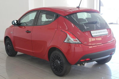 Lancia Ypsilon 1.2 69 CV 5 porte GPL Ecochic Alberta Ferretti (6)