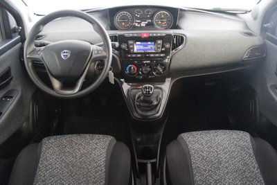 Lancia Ypsilon 1.2 69 CV 5 porte GPL Ecochic Alberta Ferretti (7)