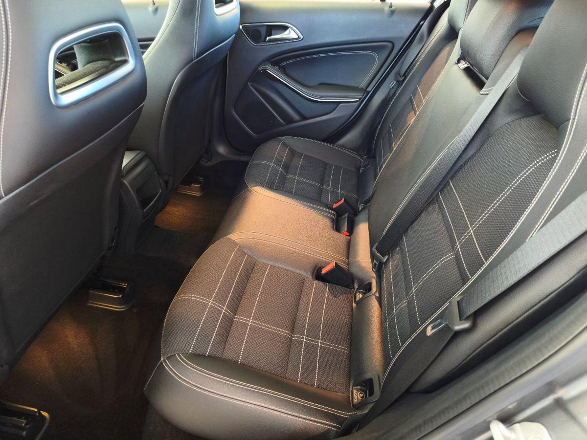 Mercedes-Benz Classe A 180 CDI Sport (11)