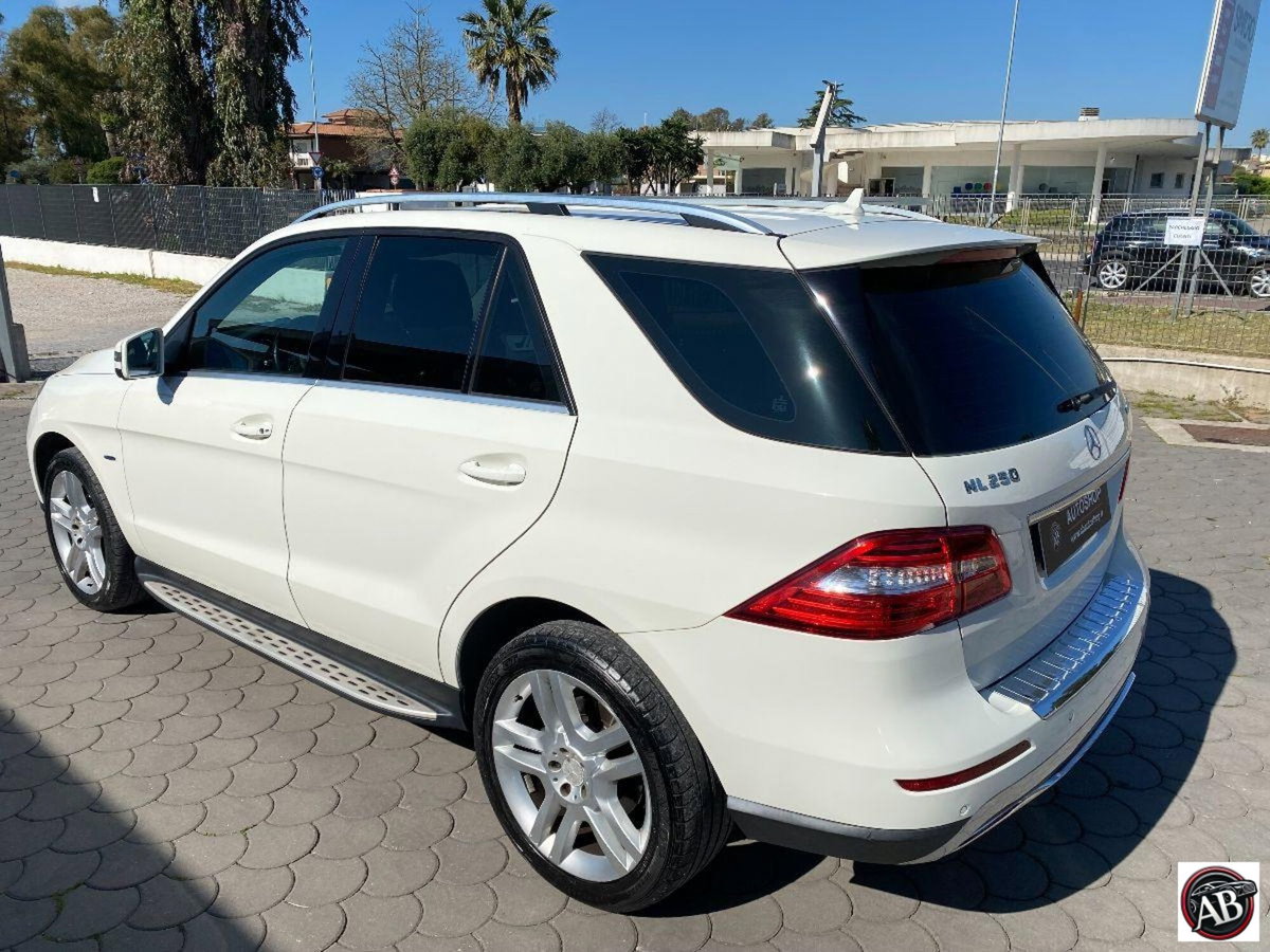 Mercedes-Benz Classe ML 250 BlueTEC 4Matic Sport (10)