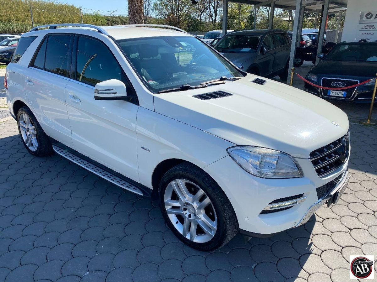 Mercedes-Benz Classe ML 250 BlueTEC 4Matic Sport (4)